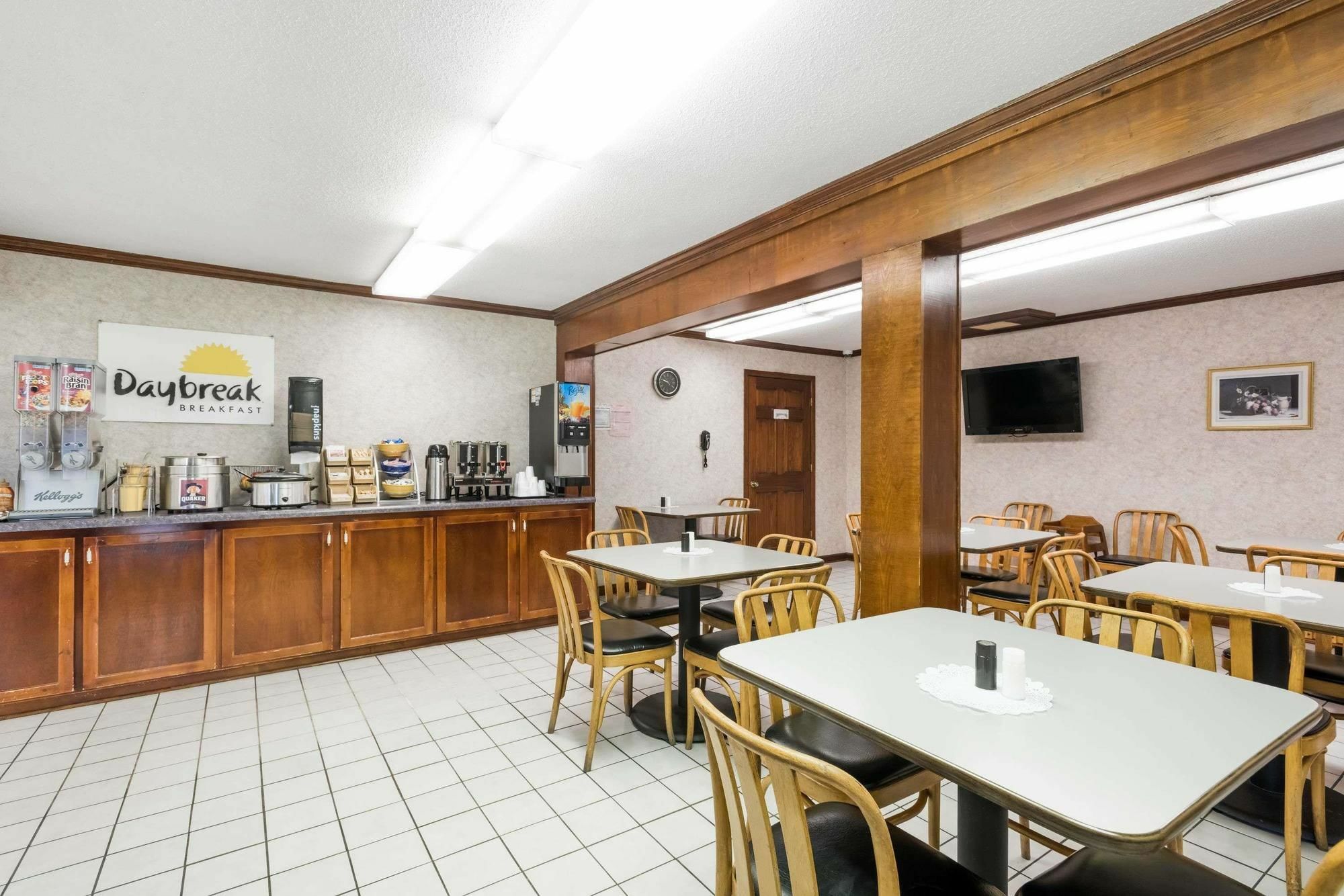 Days Inn By Wyndham Walterboro Dış mekan fotoğraf